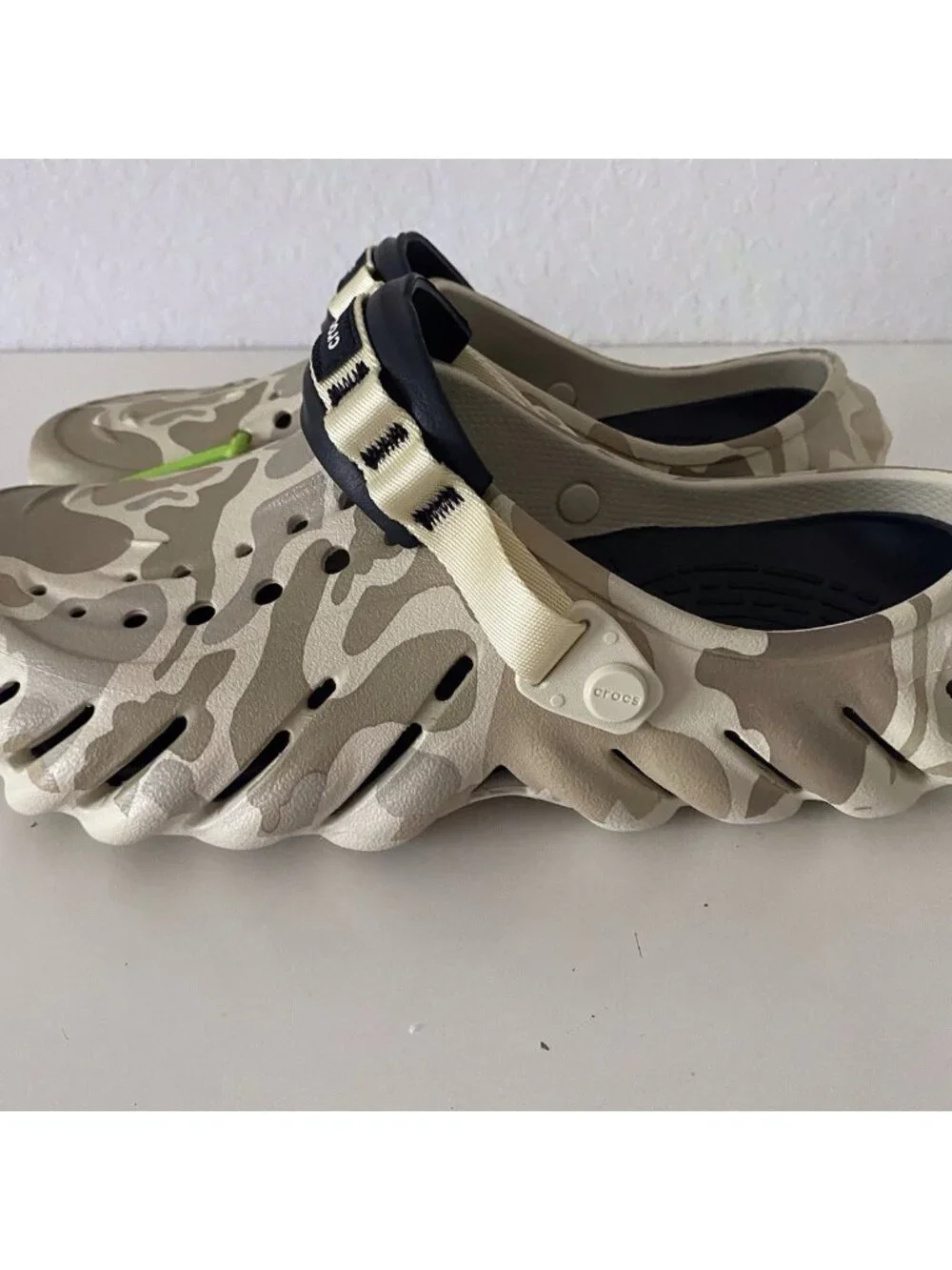 Crocs Echo Duck Camo Clog Slip On Shoes Sandals 211981-2YJ Men’s Sz 10 W 12 NEW
